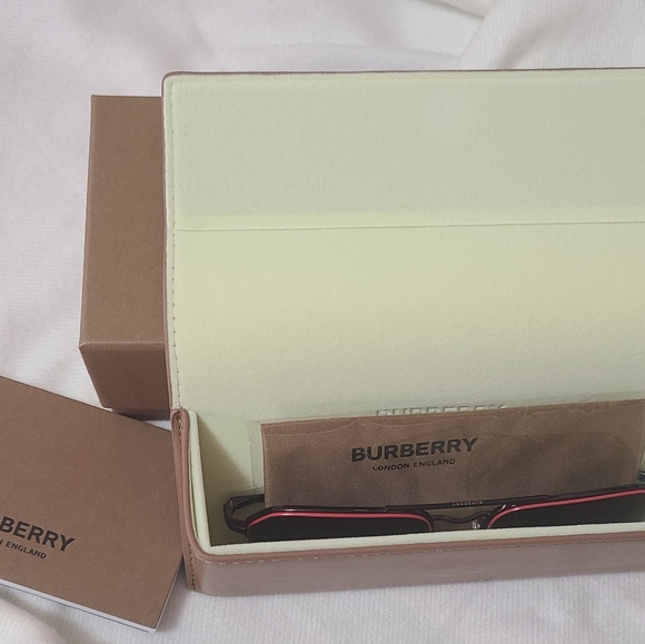 GIFTED! Burberry aviator sunglasses with case. - Picture 12 of 13